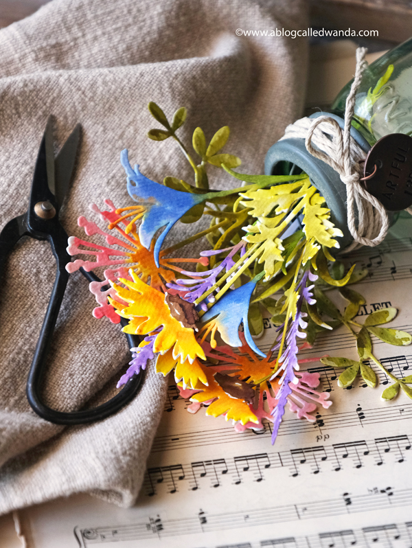 WANDA GUESS VINTAGE FLOWERS