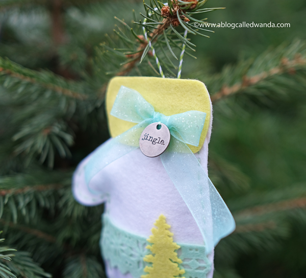 Taylored Expressions dies and felt