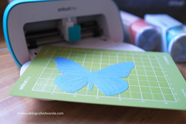 cutting paper with new Cricut Joy Machine