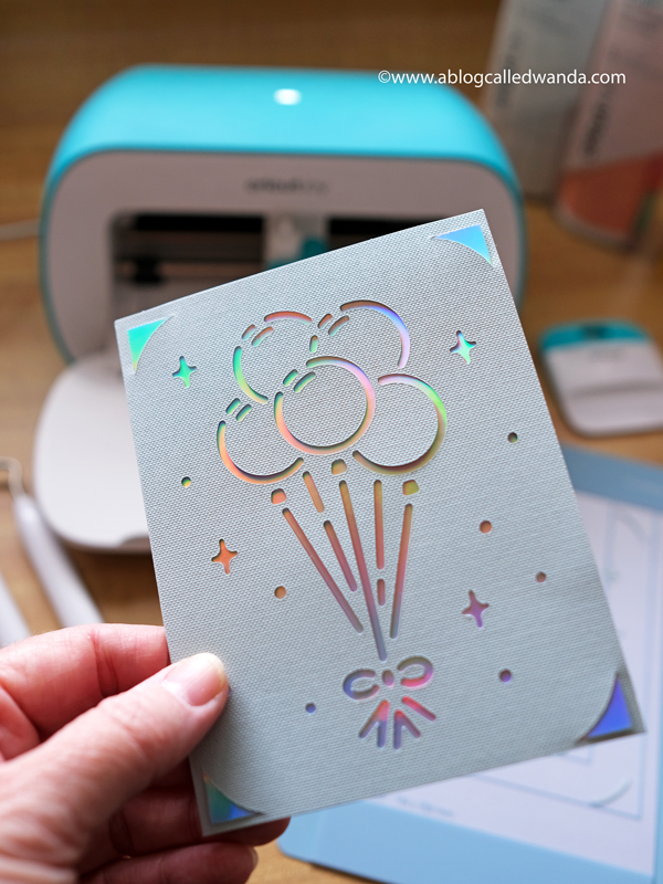 Making cards with Cricut Joy cards and card mat. Cricut Joy Machine and accessories. Reviews and tips to use Cricut Joy Machine. Wanda Guess