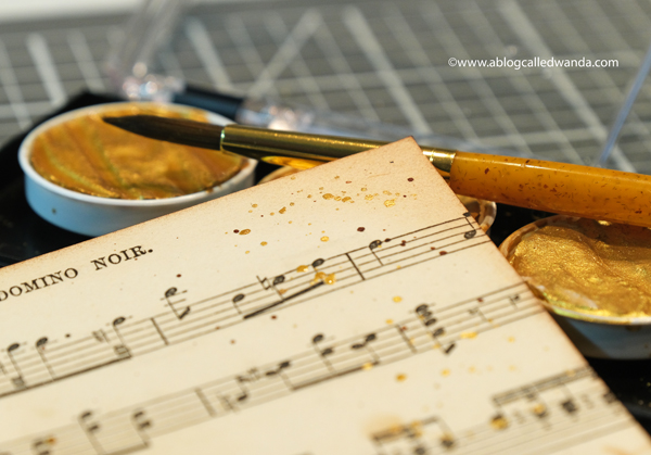 Finetec Gold Paints on sheet music