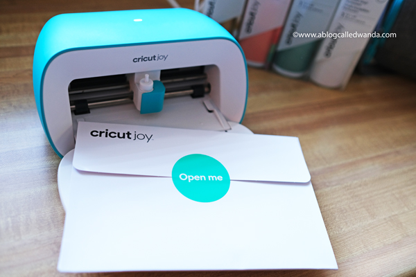 Brand new Cricut Joy unboxing and tips