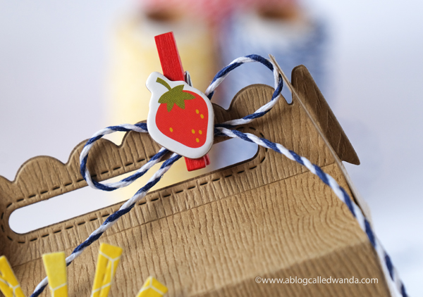 Lawn Fawn Scalloped Treat Box