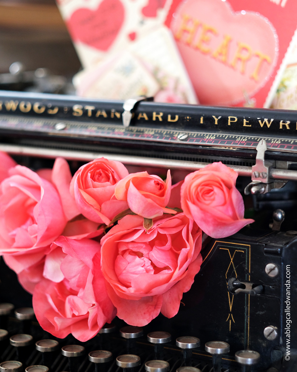 underwood typewriter, home decor, typewriter and flowers, valentine day decor, decor ideas, vintage style, styling your home, wanda guess, vintage valentine