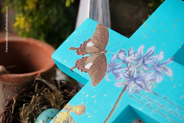 iron orchid designs, iron orchid transfers, fusion mineral paint, cross, diy cross for easter, easter crafting, iron orchid flowers, iron orchid brocante, crafting 