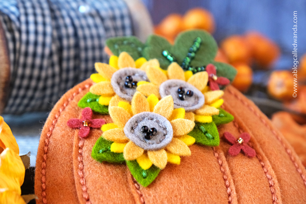 Felt Projects, Felt Plush projects, fun with felt, felt designs, Poshta Design, Fall Felt project, felt pumpkin, harvest, flowers, felt ideas for fall, autumn crafts, wanda guess, a blog called wanda