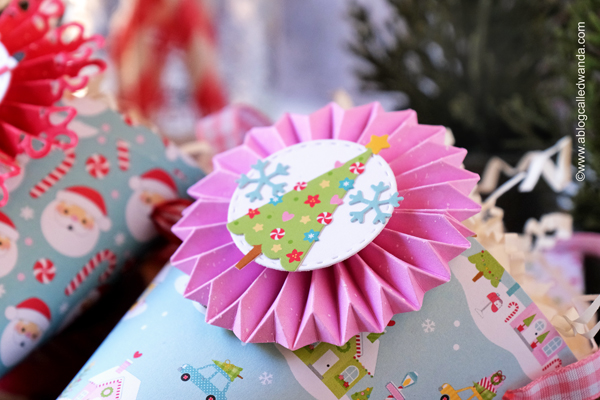 pixi dust designs, pixi dust stamps and dies, pixi dust gingerbread mug, pixi dust rosettes, christmas, winter, candy cones, tussy mussy, gingerbread man, christmas card ideas, doodlebug candy cane lane, doodlebug christmas paper, christmas crafting, card layouts, round card ideas, wanda guess, a blog called wanda