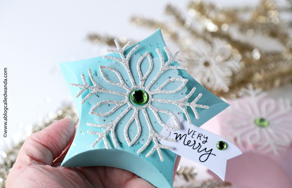 the stamp market pillow box star, the stamp market snowflakes, treat box ideas, christmas, winter, holiday, make your own favors, place settings, diy christmas, favor box, star box, die cutting ideas, wanda guess, a blog called wanda