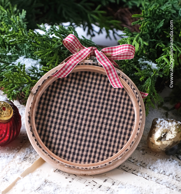 brenda gervais, with thy needle and thread, brenda gervais holiday hoopla, holiday hoopla christmas, cross stitch, linen, cross stitch finish ideas, floss tube, cross stitch ideas, wanda guess, a blog called wanda, dmc floss, gingham ribbon brenda gervais, with thy needle and thread, brenda gervais holiday hoopla, holiday hoopla christmas, cross stitch, linen, cross stitch finish ideas, floss tube, cross stitch ideas, wanda guess, a blog called wanda, dmc floss, gingham ribbon