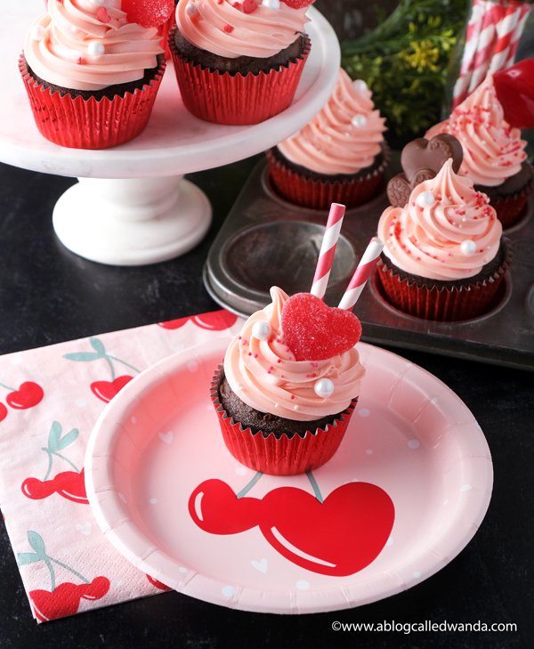 cupcakes, cupcake ideas, valentine's day treats, valentine cupcakes, betty crocker cupcakes, buttercream frosting, pink cupcakes, chocolate, homemade treats, easy desserts, party ideas, party favors, valentine party ideas, wanda guess, a blog called wanda