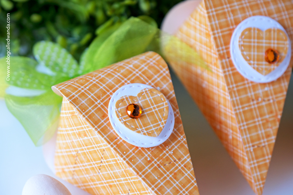 lawn fawn, lawn fawn carrot treat box, lawn fawn easter, easter treat, treat box, easter ideas, easter crafts, paper carrot, diy, handmade, place settings, wanda guess, a blog called wanda