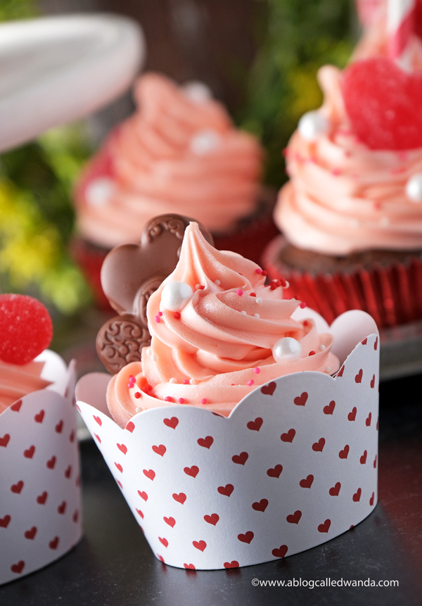 cupcakes, cupcake ideas, valentine's day treats, valentine cupcakes, betty crocker cupcakes, buttercream frosting, pink cupcakes, chocolate, homemade treats, easy desserts, party ideas, party favors, valentine party ideas, wanda guess, a blog called wanda