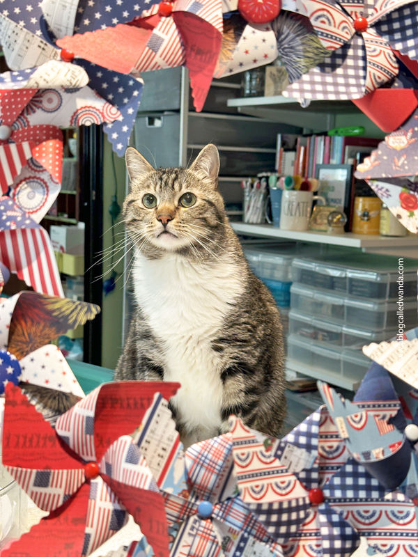 pretty pink posh, pretty pink posh pinwheels, 3d pinwheels, wreath, paper wreath, pinwheel wreath, 4th of july, americana, home decor, usa decorations, wanda guess, a blog called wanda